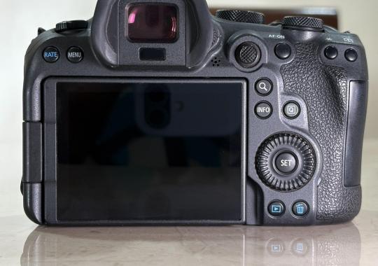 Canon R6 Mark II ( Body Only )
