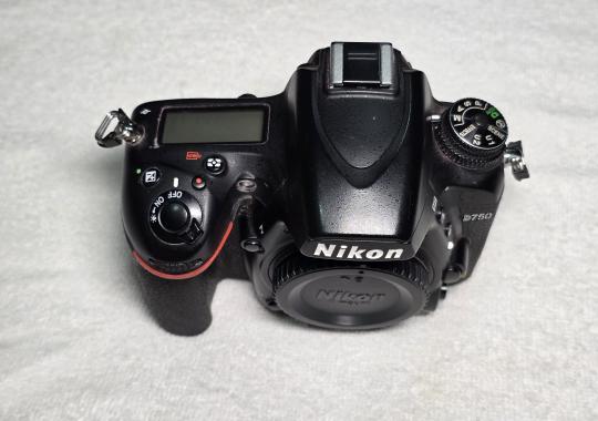 Nikon D 750 Good condition, less used. Shutter count 46800